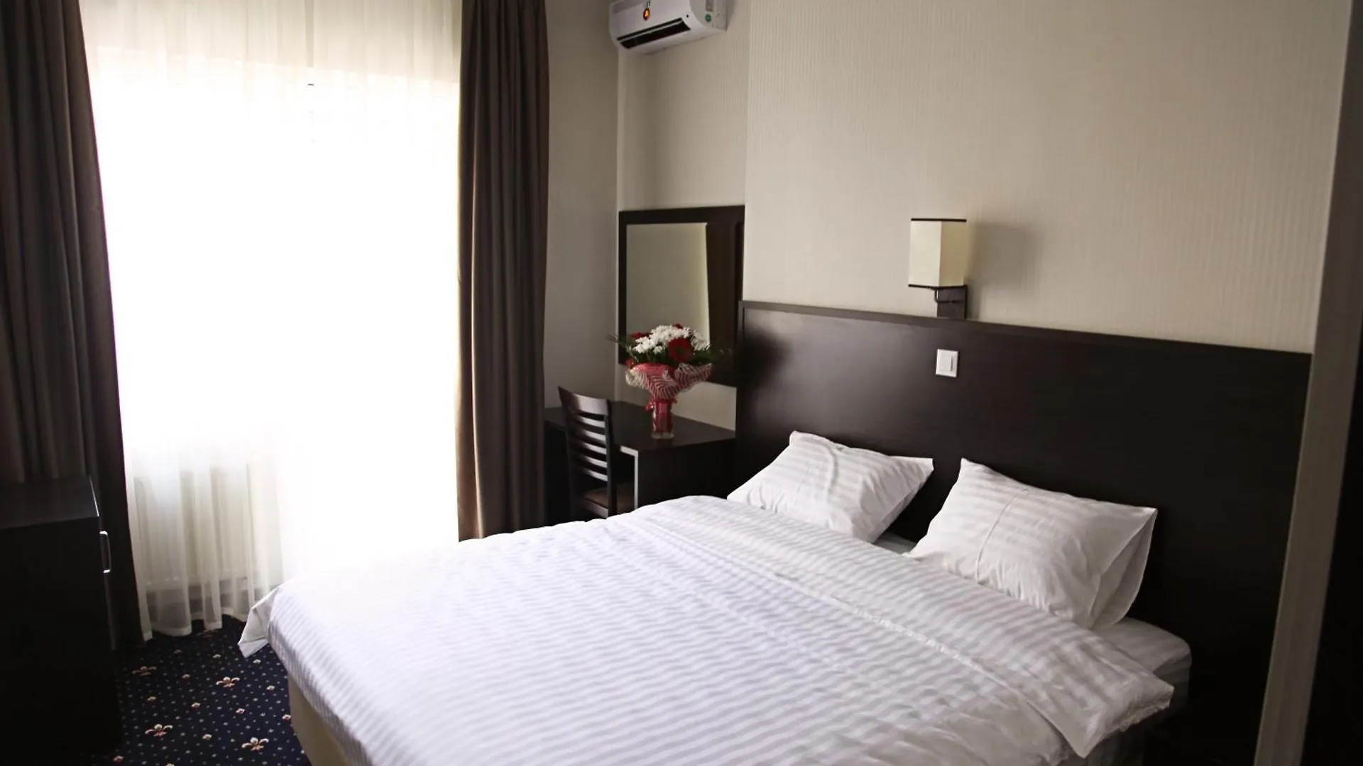 Irishotels Kiev Otel